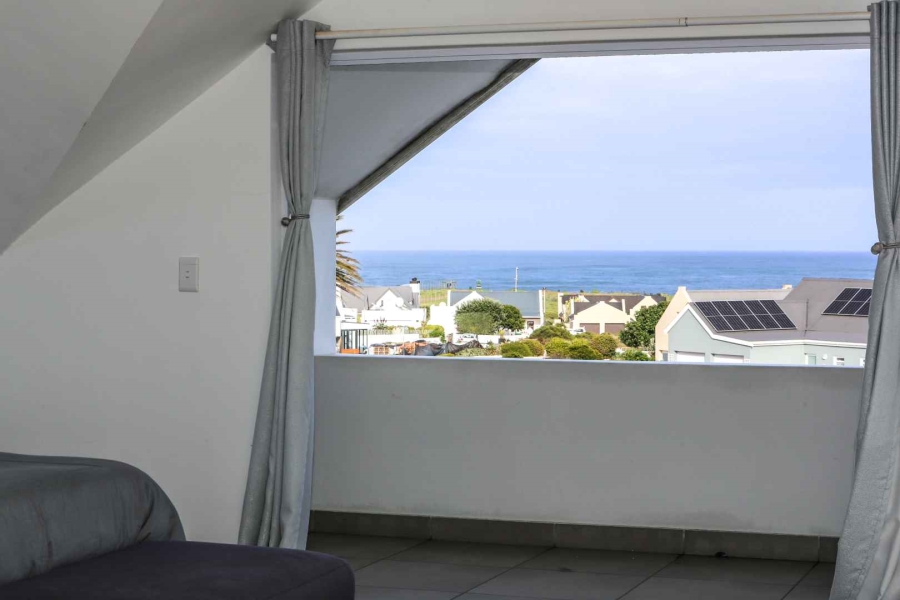 5 Bedroom Property for Sale in Grotto Bay Western Cape